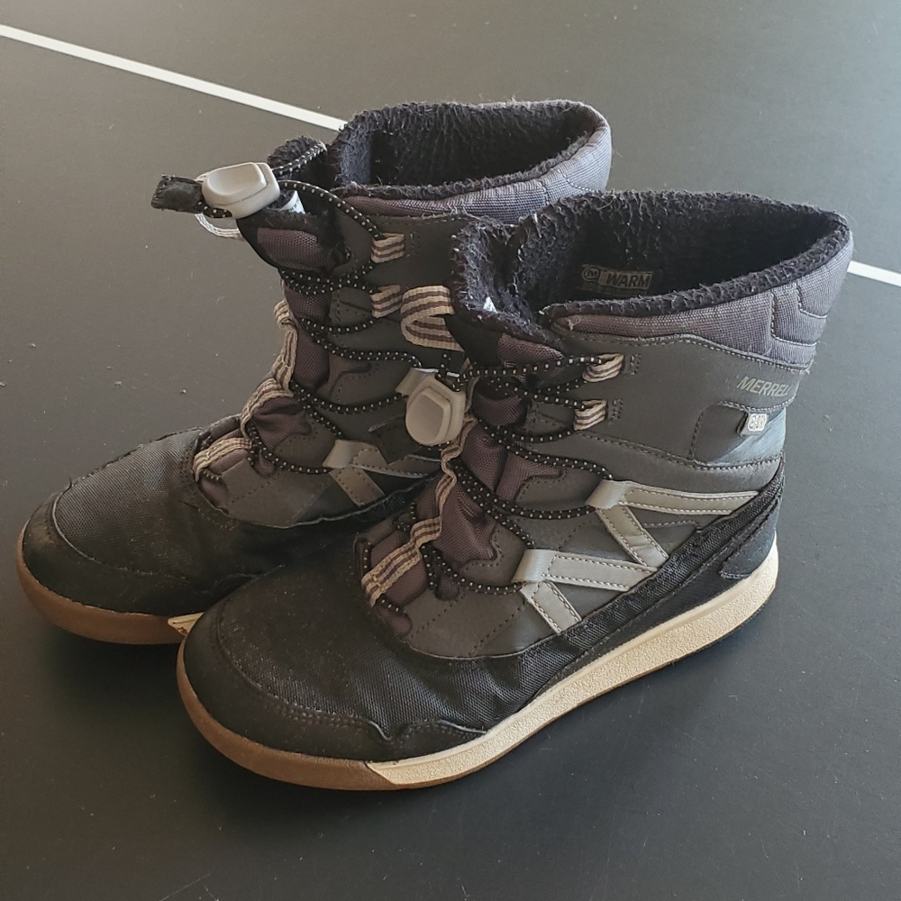 Size 4 boys Merrell snow boots